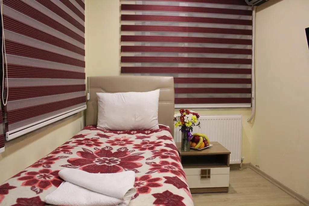 Goeruer Hotel Istanbul 3*,